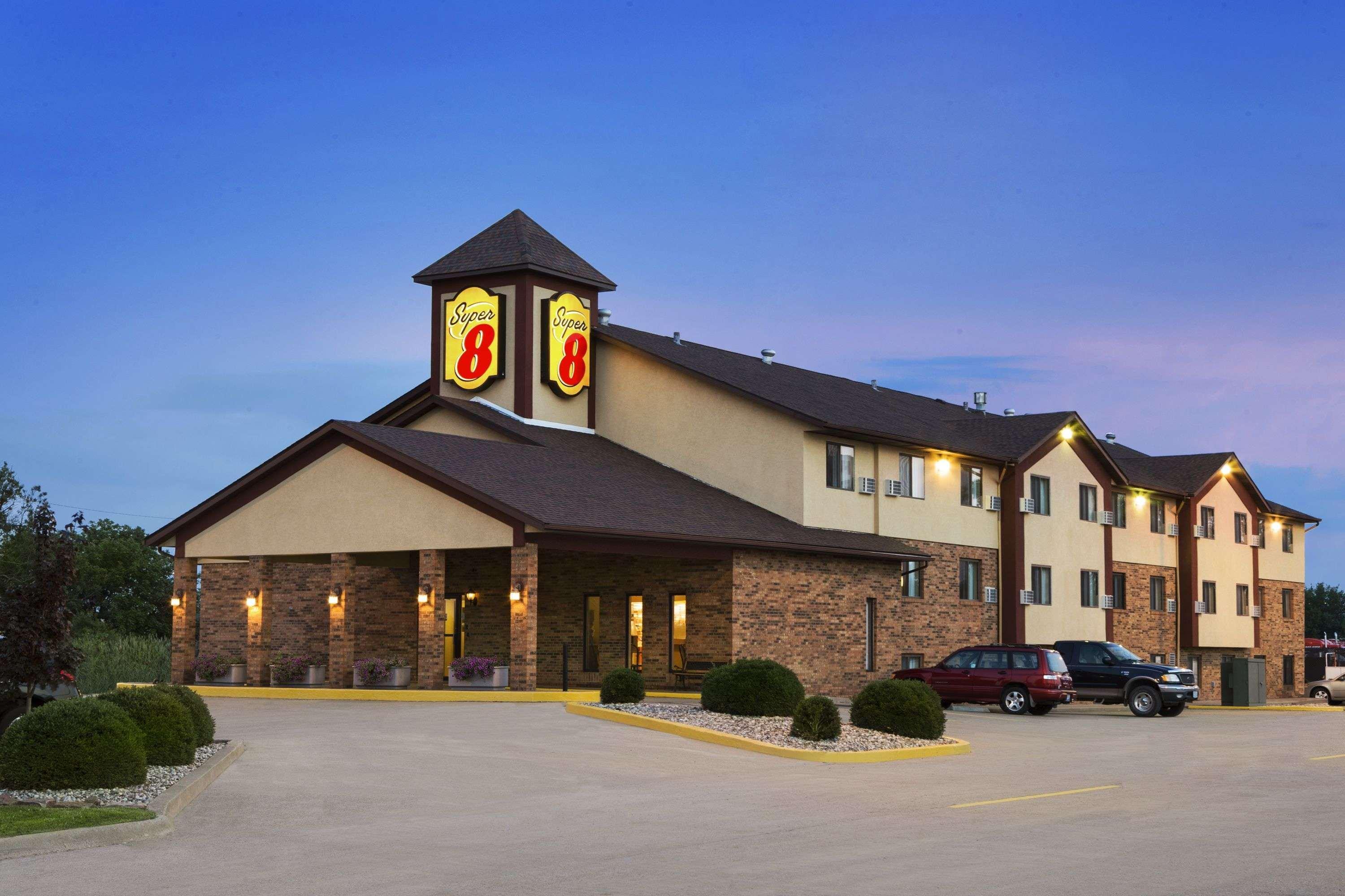 Super 8 by Wyndham Marion Motel Bagian luar foto